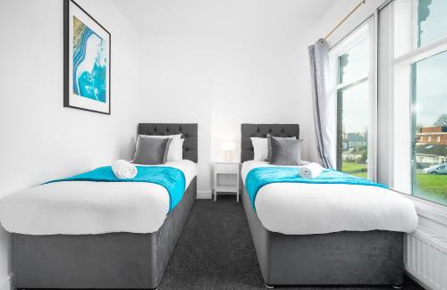 Harborne House | Harborne 2 Bedroom House - Parking - Smart TV - Wifi - 62W