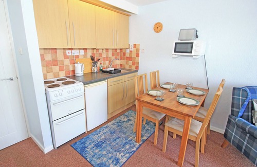 Porthmadog Cottage | HARBOUR FLAT - 12E SOUTH SNOWDON WHARF, family friendly in Porthmadog