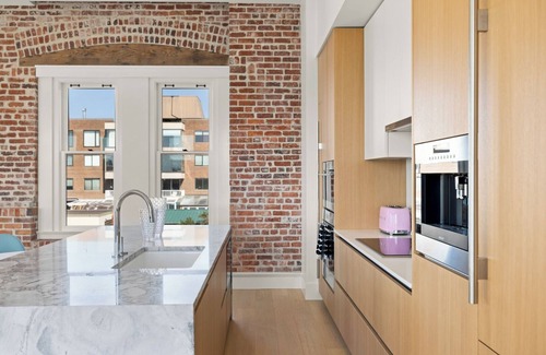 Inner Harbour Condo | Harbour Heaven