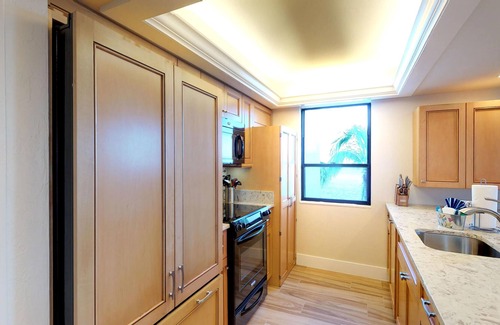 Punta Rassa Condo | Harbour Tower #317 LUXURIOUS CORNER UNIT AT SANIBEL HARBOUR