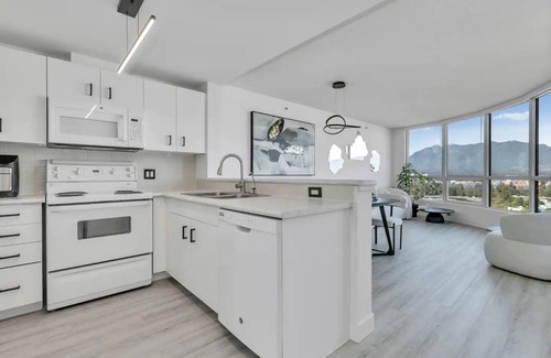 Coal Harbour Apartment | Harbour-view Apartment in Downtown