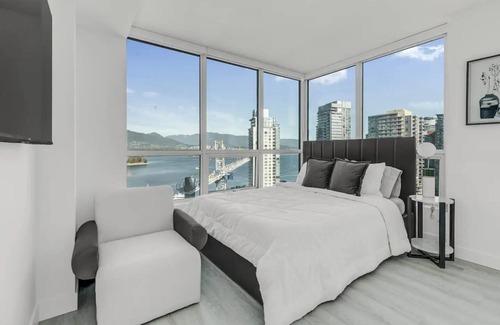 Coal Harbour Apartment | Harbour-view Apartment in Downtown