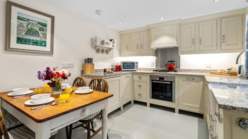 Tetbury House | Hare Cottage