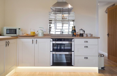 Fulmodeston Cottage | Hare's Home - UK10757