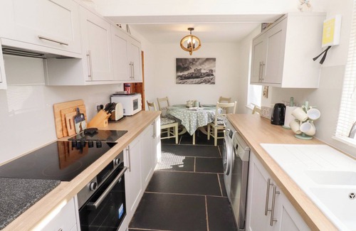 Seahouses Cottage | HARES FORM, pet friendly, with open fire in Seahouses