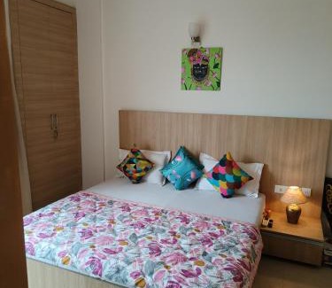 Vrindavan Apartment | Hari Priya house The Divine Homestay