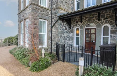 Harlech House | Harlech Apartments - Efnisien
