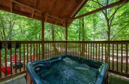 Ellijay Villa | Harleys River Retreat - Pet-friendly hot tub