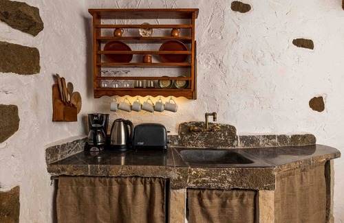 Aspros Potamos Cottage | "Harmony" 300 years old cottage "Natura cottages"