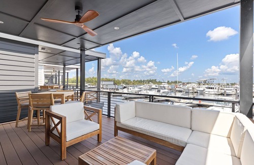 Wilmington Historic District Boat Rental | Harmony - Afloat on the Cape Fear River