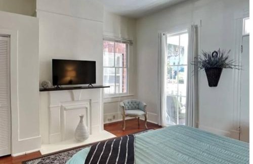 Thomas Square Apartment | Harmony House