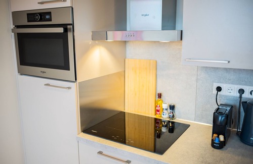 Rotterdam Villa | Harmony Spacious 3BRD Apartment PK15