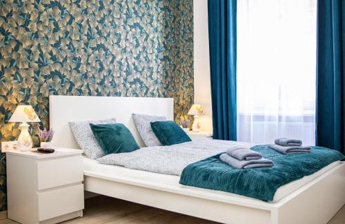 Palace District Apartment | Harmony Studios In City Center