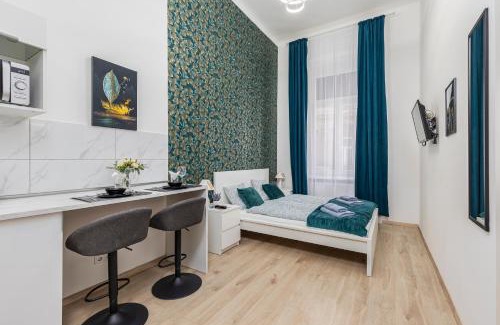 Palace District Apartment | Harmony Studios In City Center