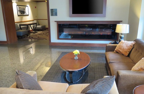 Joliet Hotel | Harrah's Joliet Casino & Hotel - A Caesars Rewards Destination