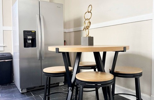 Evansville Apartment | Harrison B "TH-B"