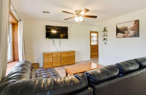 Cross Keys House | Harrisonburg Family Home with Deck, 4 Mi to Downtown