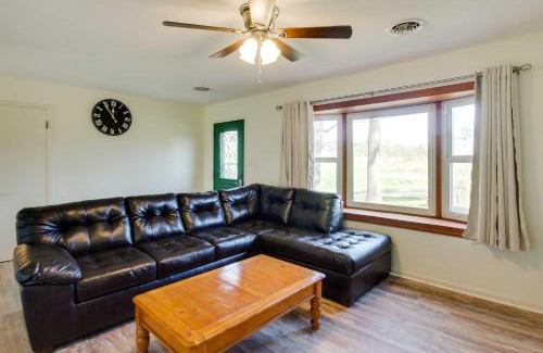 Cross Keys House | Harrisonburg Family Home with Deck, 4 Mi to Downtown