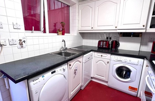 Watford Apartment | Harry's House (Muggles Welcome Too!) Swish & flick your way through Harrys House