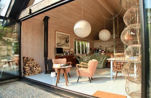Hartland House | Harry's Hut near Welcombe Mouth Beach