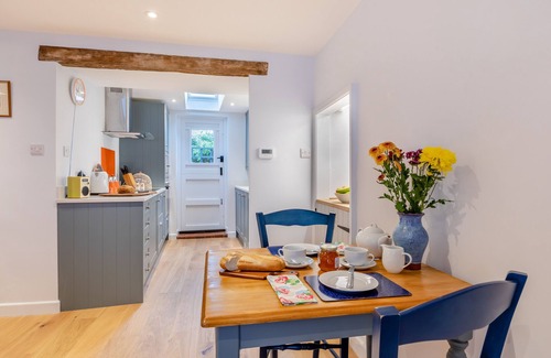 Wells House | Hart Cottage - One Bedroom House, Sleeps 2