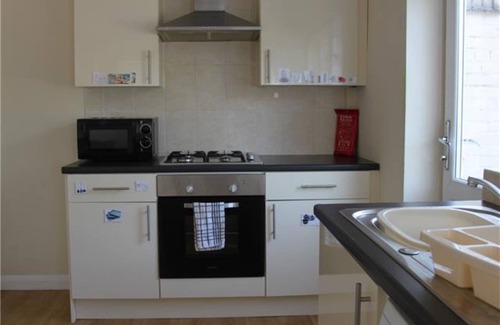 Stoke-on-Trent House | Hartshill – Private Double Bedroom with shared facilities