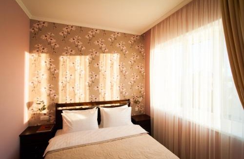 Lenins'kyi district Hotel | Harvest