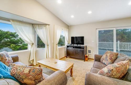 Rockaway Beach House | Harvey's Nedonna Nest