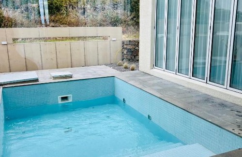 Hallim Apartment | Hasom Byeoldam