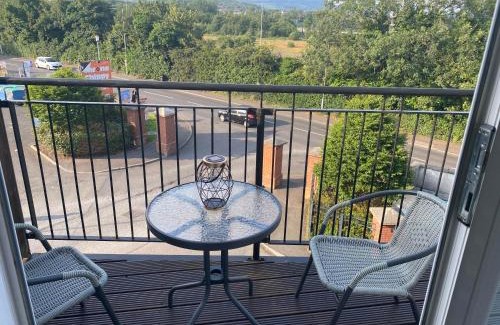 Newtownabbey Apartment | Hastings Apartments Extra Large Self Catering Apt Tourism Certified Free Parking WiFi
