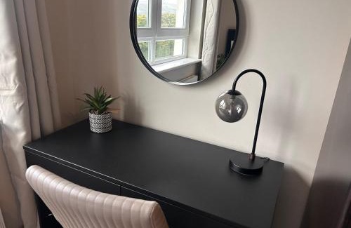Newtownabbey Apartment | Hastings Apartments Extra Large Self Catering Apt Tourism Certified Free Parking WiFi