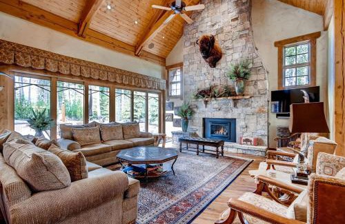 Peak 8 House | Hatari Lodge Holiday home