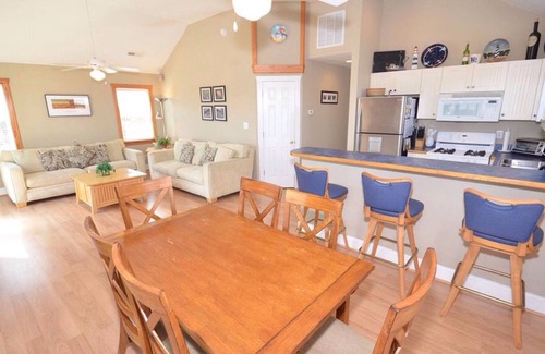 Salvo Cottage | Hatteras Island with ocean views!