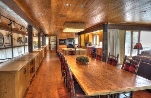 Dandridge House | Hatties Lake Retreat: Beautiful Lakeside Retreat in Dandridge Tennessee.