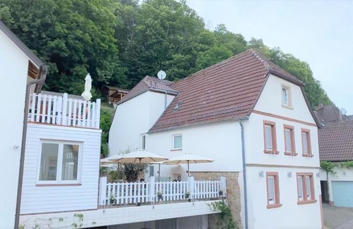 Gleisweiler Hotel | Haus am Heiner Geißler Platz by Landgasthof Zickler