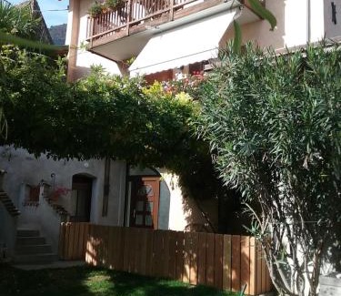 Caldaro Sulla Strada del Vino Apartment | Haus Möltner - Apartment "Weinansetz"
