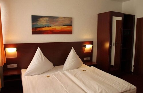 Vahrenwald Hotel | Haus Sparkuhl Hotel Garni