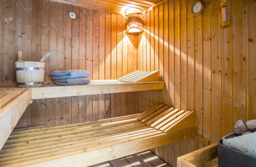 Fehmarn House | Haus Unter Reet mit Eigenem Schwimmbad