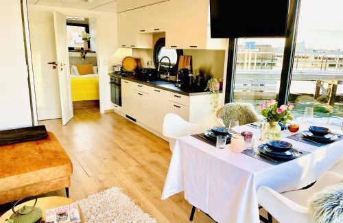 Heiligenhafen Boat Rental | Hausboot inkl Motorboot, Ostsee