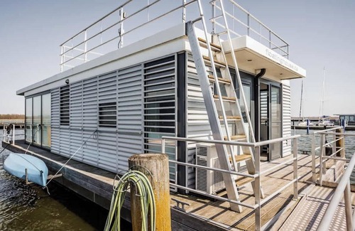 Ribnitz-Damgarten Boat Rental | Hausboot Küstennebel 2