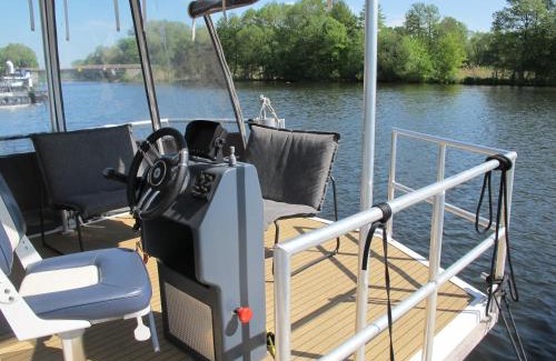 Oberhavel Boat Rental | Hausboot MAX by fewo-plan HENN101
