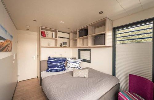 Niederneuendorf Boat Rental | Hausboot Nike