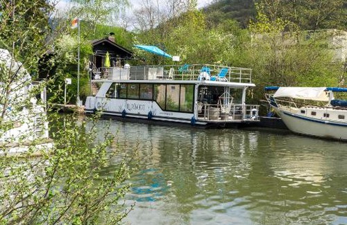 Lahnstein Boat Rental | Hausboot Schleuseninsel