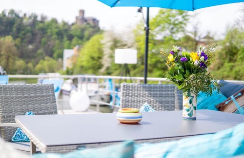 Lahnstein Boat Rental | Hausboot Schleuseninsel