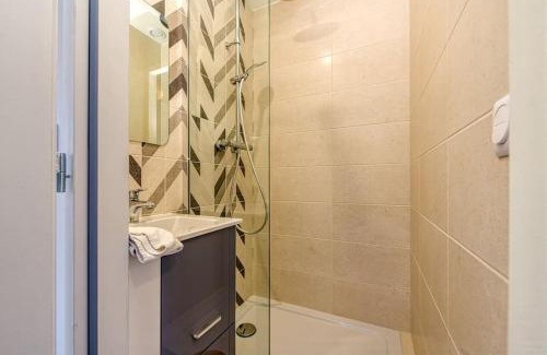 Secteur 3 Apartment | Haut standing, 4 ch dont 2 sdb privé, clim, fibre