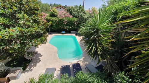 Saint-Jerome Apartment | Haut Villa T3 avec piscine