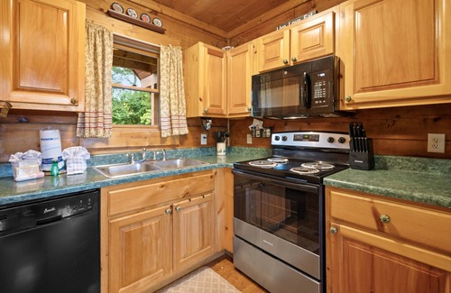 Sevierville Cabin | Have An Amazing Time – Hot Tub & Perfect Location