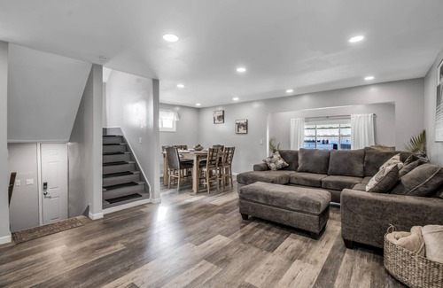 Buffalo House | Have fun with the whole family at this stylish place.