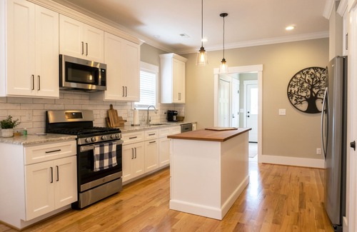 Wilmington House | Haven House: New Bungalow near downtown, close to all!