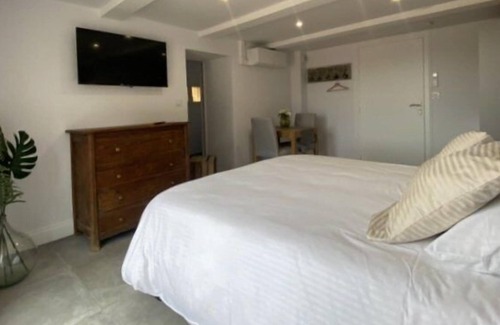 Bompas House | HAVEN OF PEACE 15 minutes from the beach 6CHP174